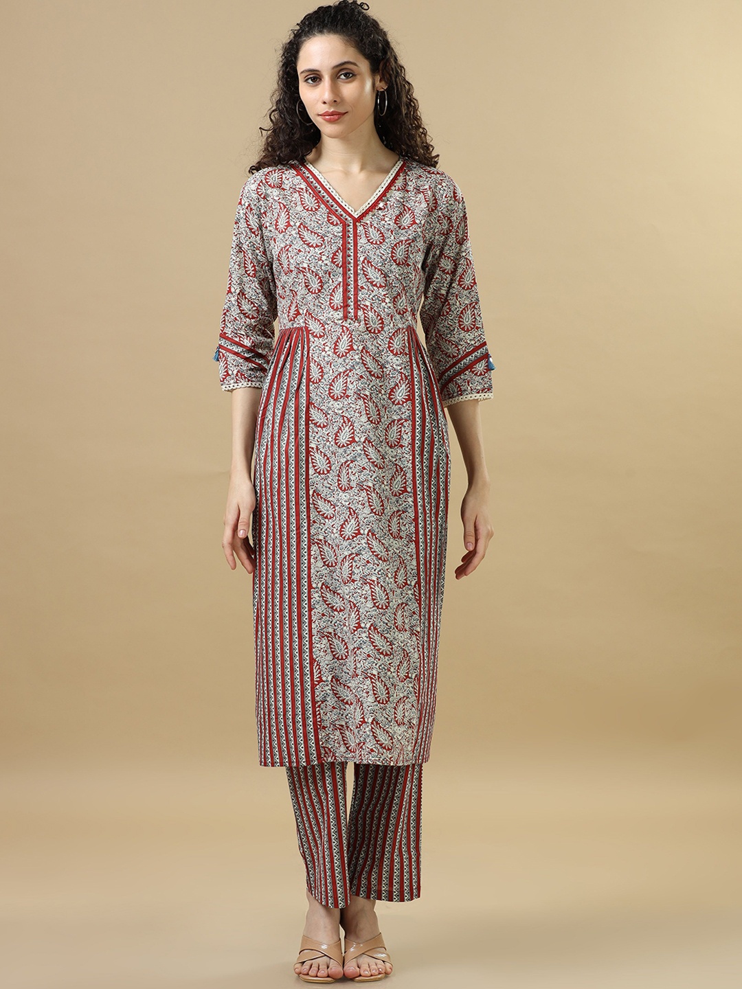 

Hassu's Paisley Printed V-Neck Cotton Silk Kurta with Palazzo And Dupatta, Red