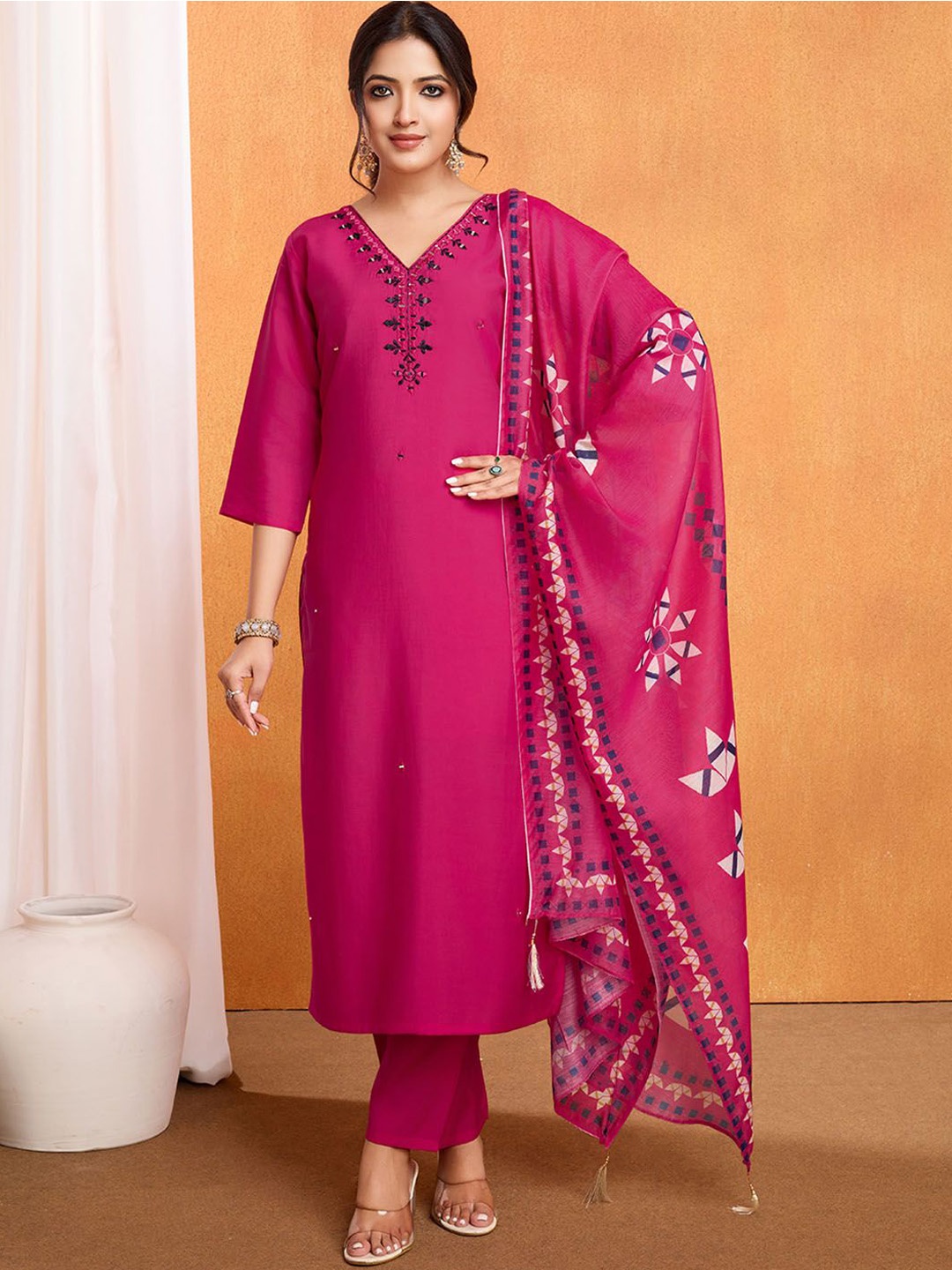 

BLACK SCISSOR Floral Yoke Design V-Neck Thread Work Straight Kurta With Trouser & Dupatta, Pink