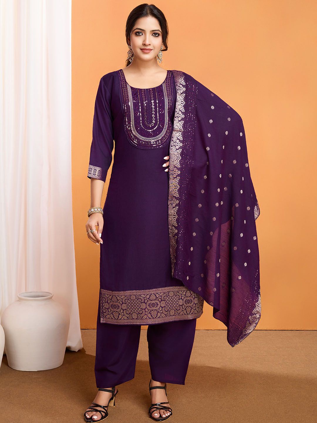 

BLACK SCISSOR Women Floral Embroidered Regular Thread Work Kurta with Trousers & With Dupatta, Purple