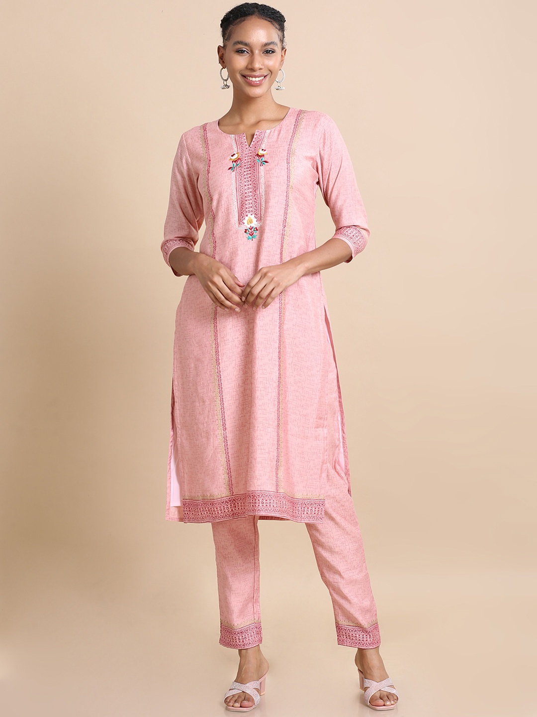 

Hassu's Women Floral Embroidered Regular Thread Work Chanderi Silk Kurta with Trousers & With Dupatta, Pink