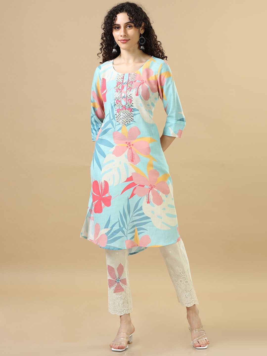 

Hassu's Women Floral Printed Regular Kurta with Trousers, Blue