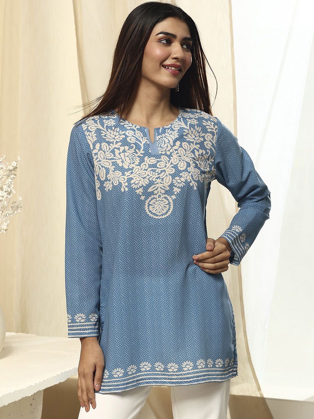

Biba Floral Printed Notch-Neck Straight Kurta, Blue