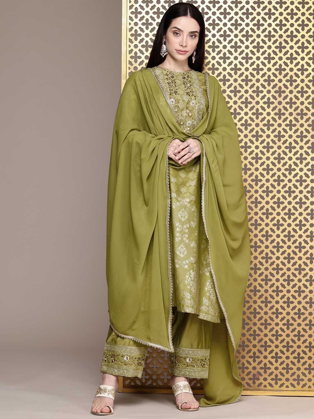 

House of Pataudi Floral Embroidered Sequinned Jashn Kurta with Palazzos & With Dupatta, Green