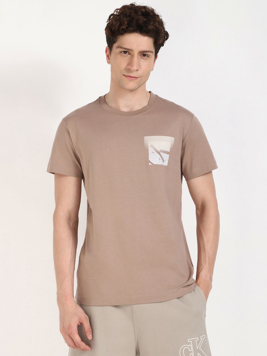 

Calvin Klein Jeans Men Pockets T-shirt, Beige