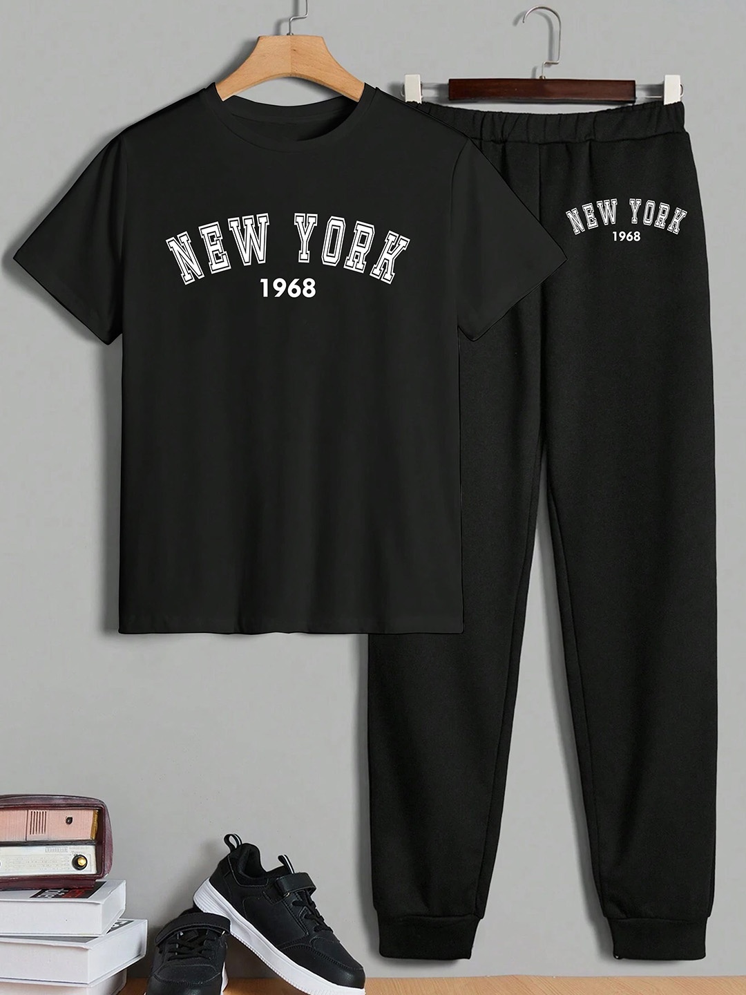 

BAESD Girls Printed T-Shirt With Joggers, Black