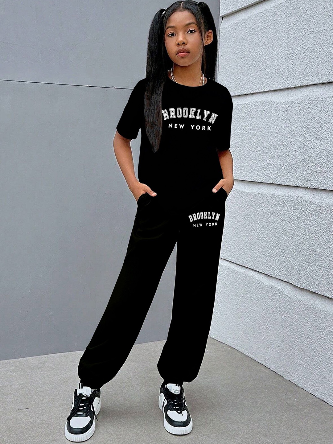 

BAESD Girls Printed T-Shirt With Joggers, Black