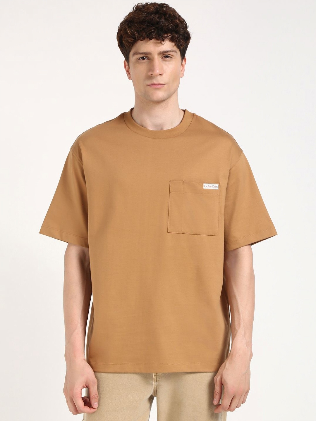 

Calvin Klein Jeans Men Extended Sleeves Pockets T-shirt, Brown