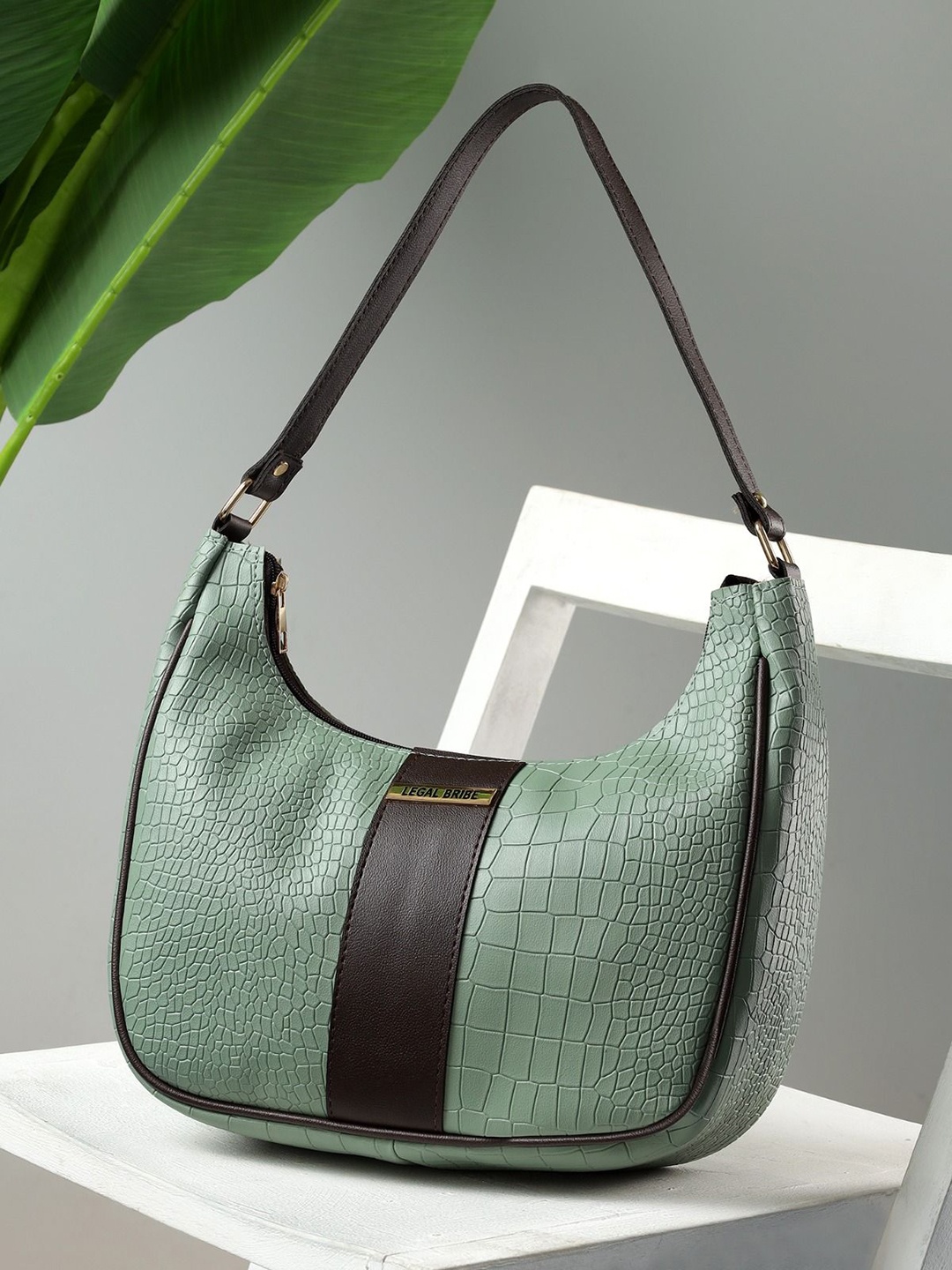 

LEGAL BRIBE PU Structured Shoulder Bag, Green