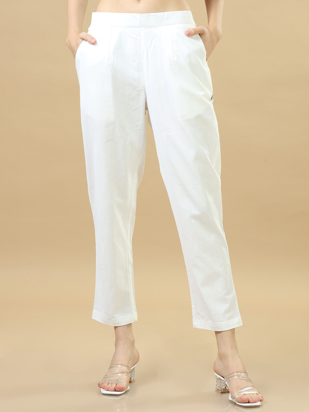 

Hassu's Women Original Low-Rise Pleated Trousers, White