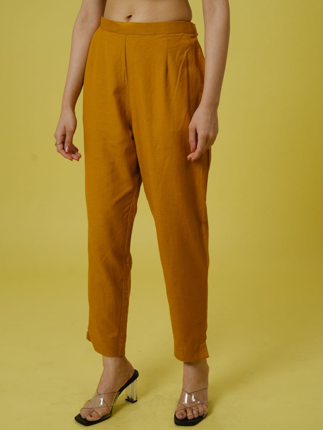 

Hassu's Women Original Pleated Trousers, Mustard