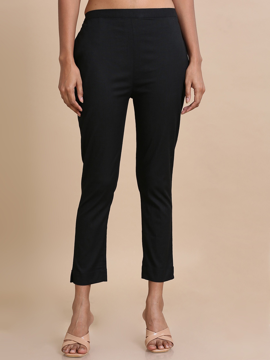 

Hassu's Women Original Slim Fit Trousers, Black