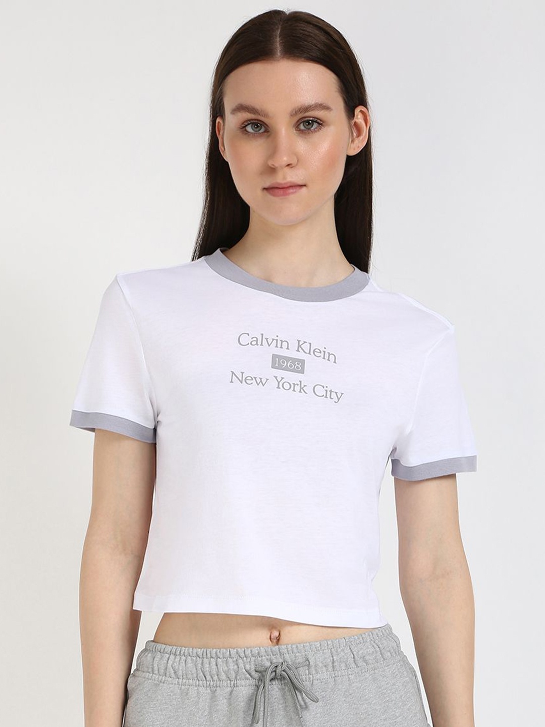 

Calvin Klein Jeans Women Pockets T-shirt, White