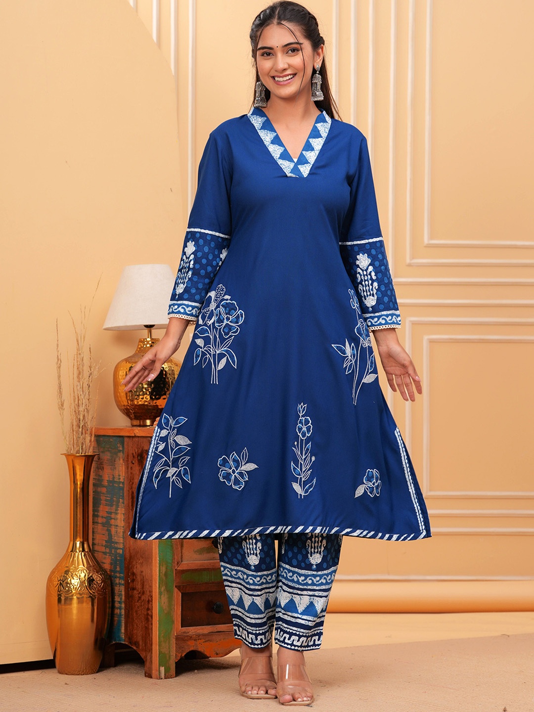 

NNAVDHA Women Floral Embroidered Regular Gotta Patti Kurta with Trousers, Blue