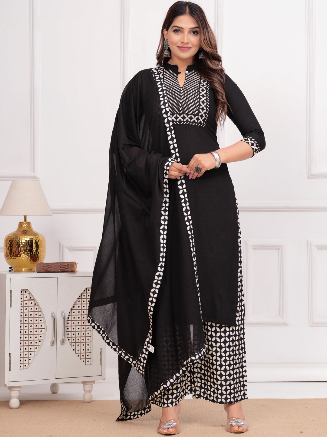 NNAVDHA Women Ethnic Motifs Embroidered Regular Mirror Work Kurta with Trousers & With Dupatta, Black