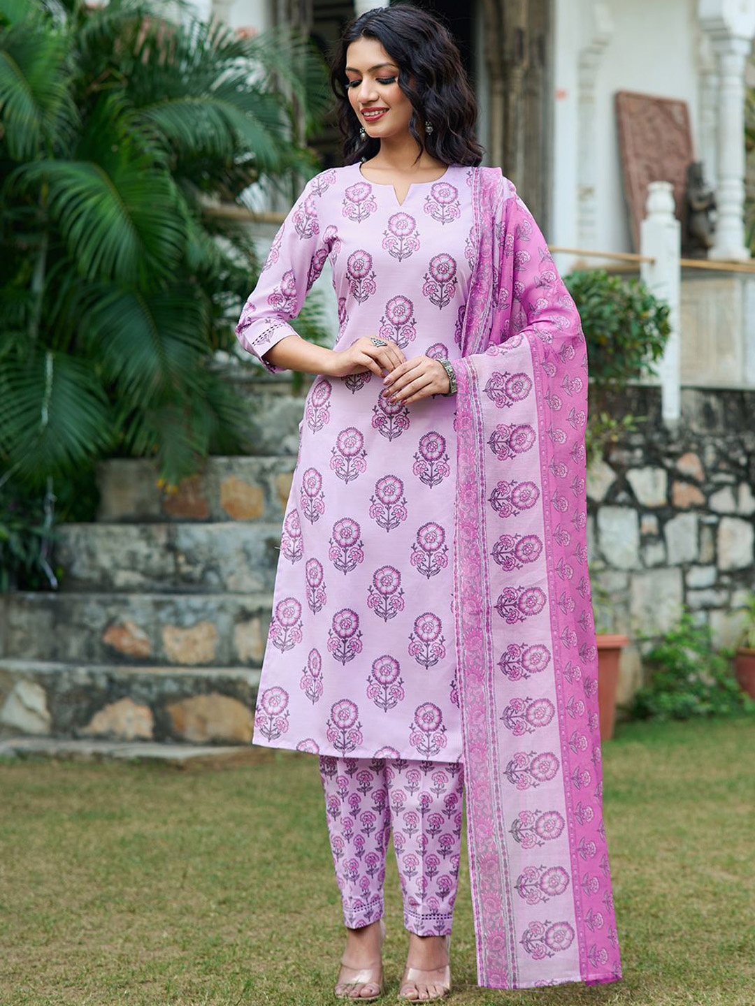

VIBE VISION Women Floral Printed Regular Kurta with Trousers & With Dupatta, Purple