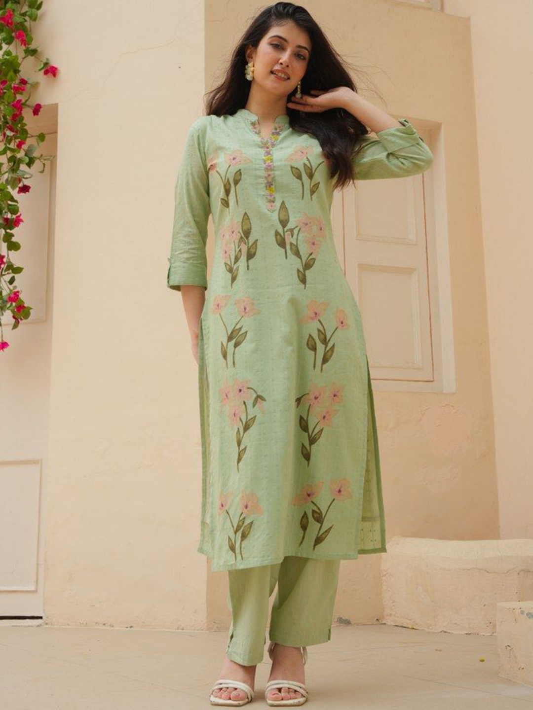 

CUSTARD Women Floral Printed Regular Pure Cotton Kurta with Trousers, Green