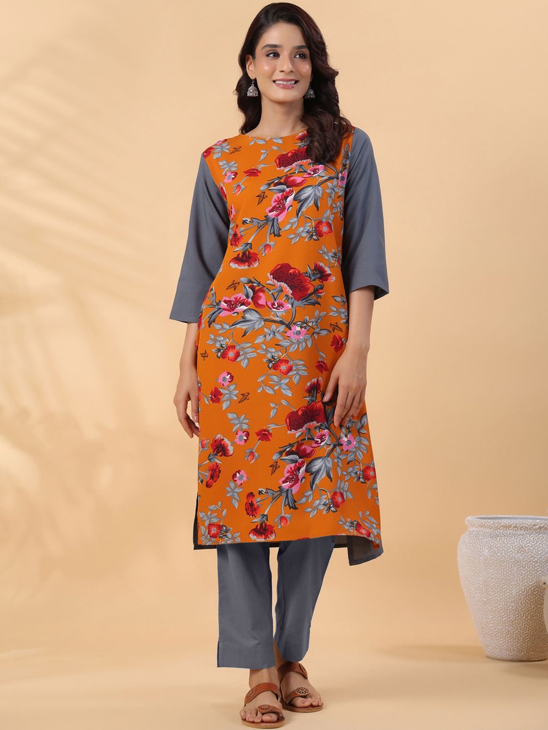 

KALINI Women Floral Printed Crepe Kurta, Orange