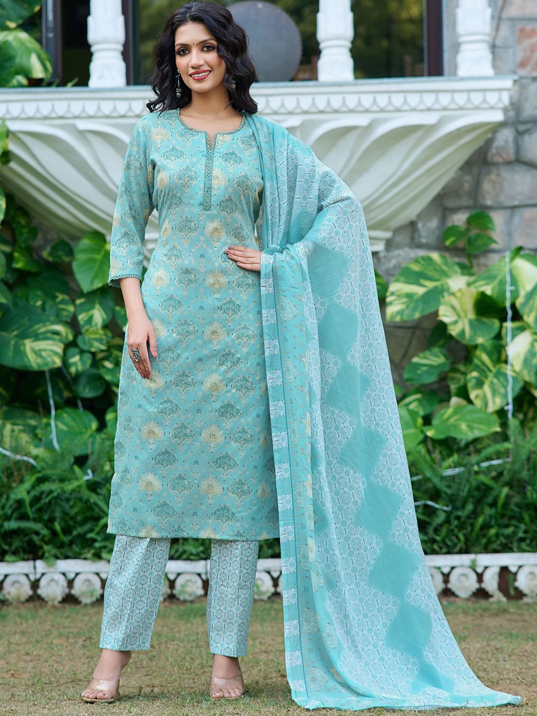 

VIBE VISION Women Floral Printed Regular Kurta with Trousers & With Dupatta, Turquoise blue