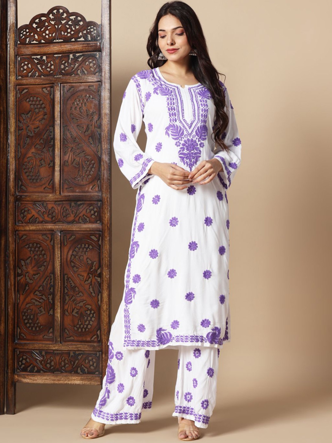 

Fashionable Chikan Handikraft Embroidered Chikankari Kurta With Palazzos Set, Lavender