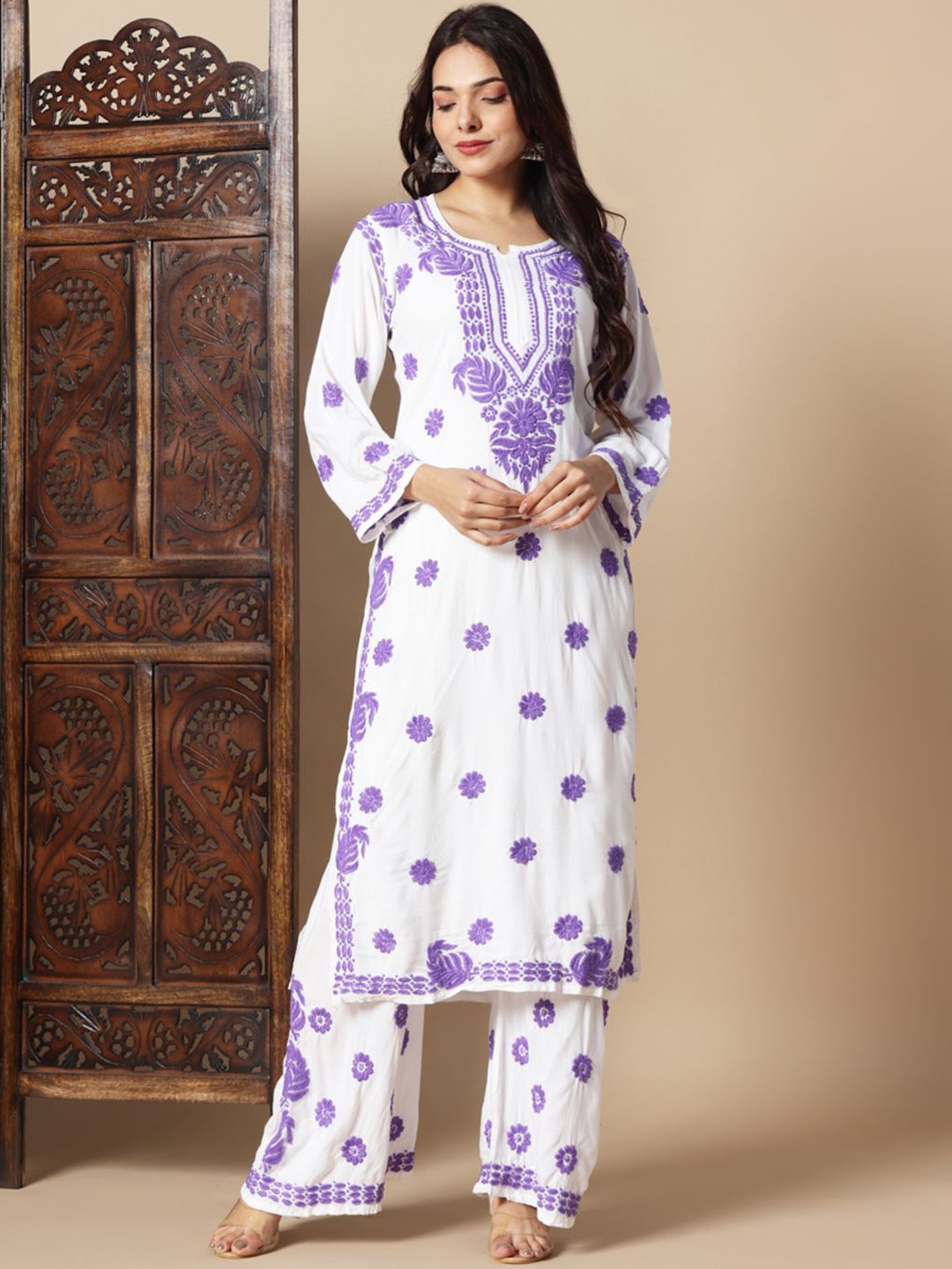 

Fashionable Chikan Handikraft Embroidered Chikankari Kurta With Palazzos Set, Lavender