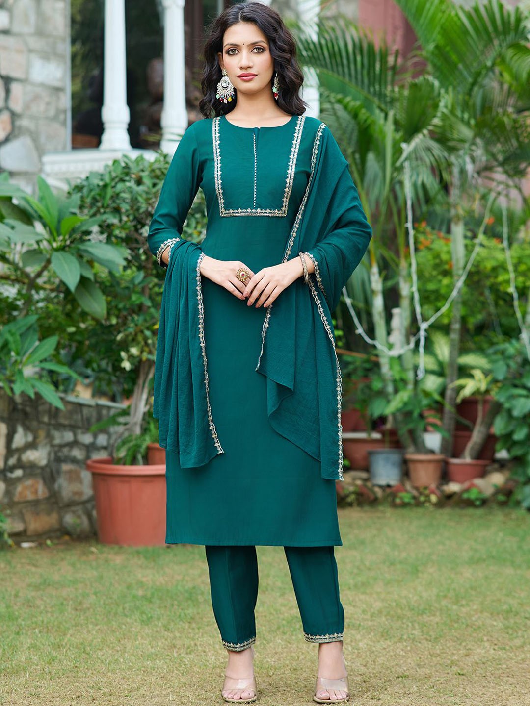 

VIBE VISION Women Floral Regular Kurta with Trousers & With Dupatta, Teal