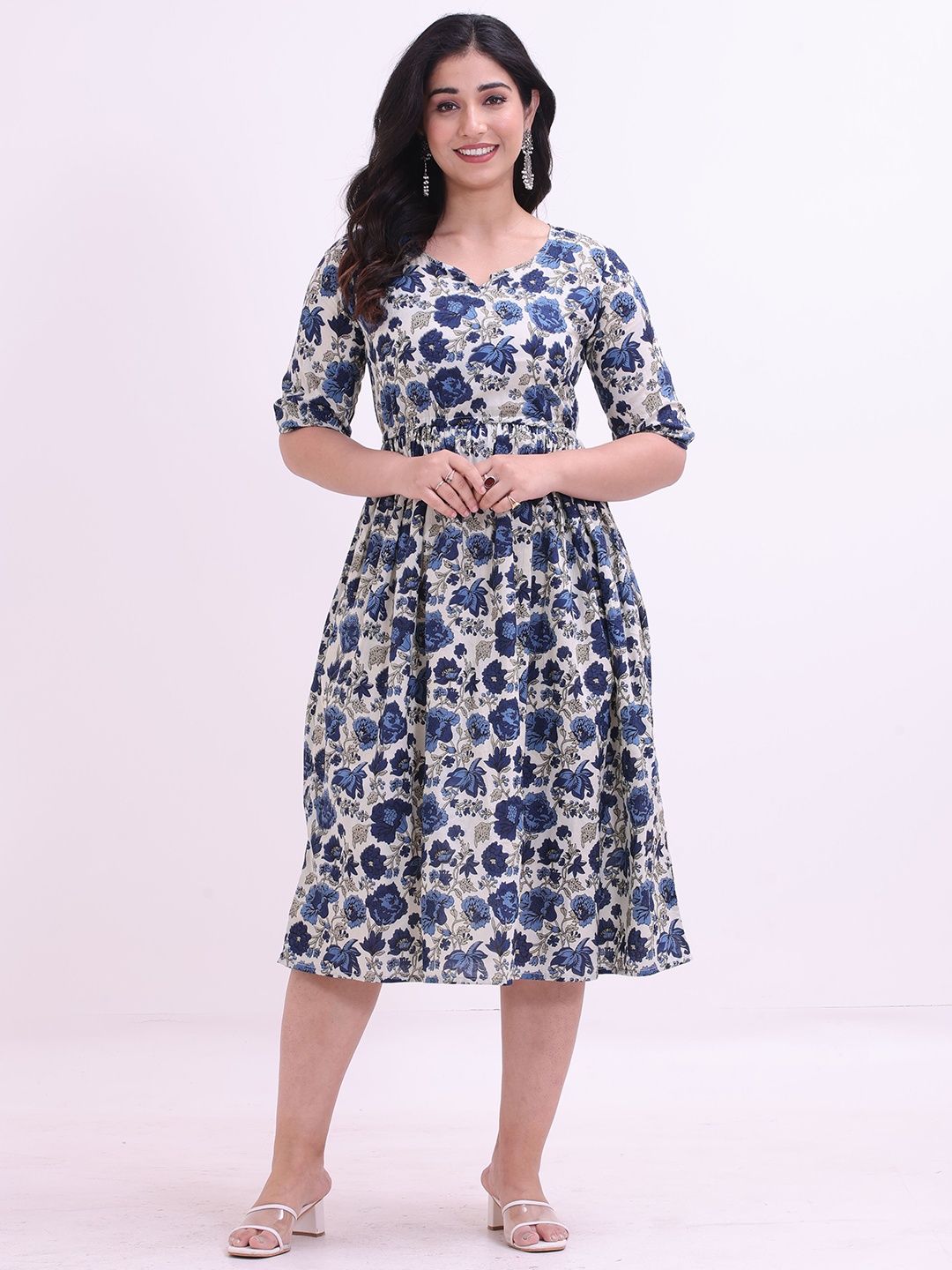 

Intizer Women Floral Printed Gotta Patti Kurta, Blue