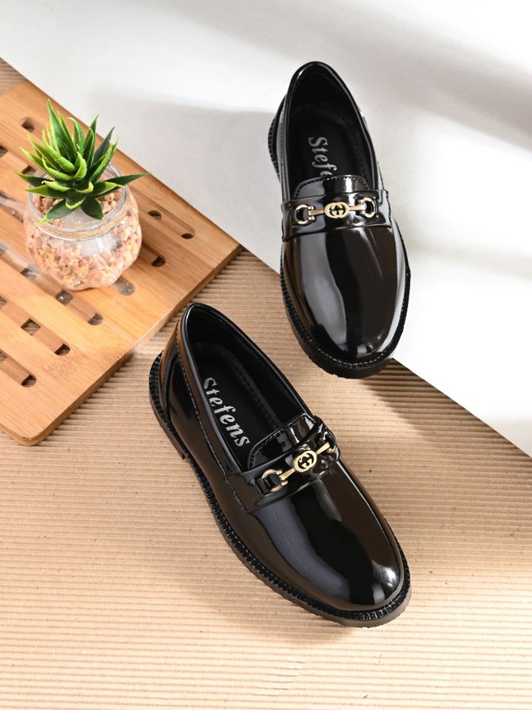 

STEFENS Boys Loafers, Black