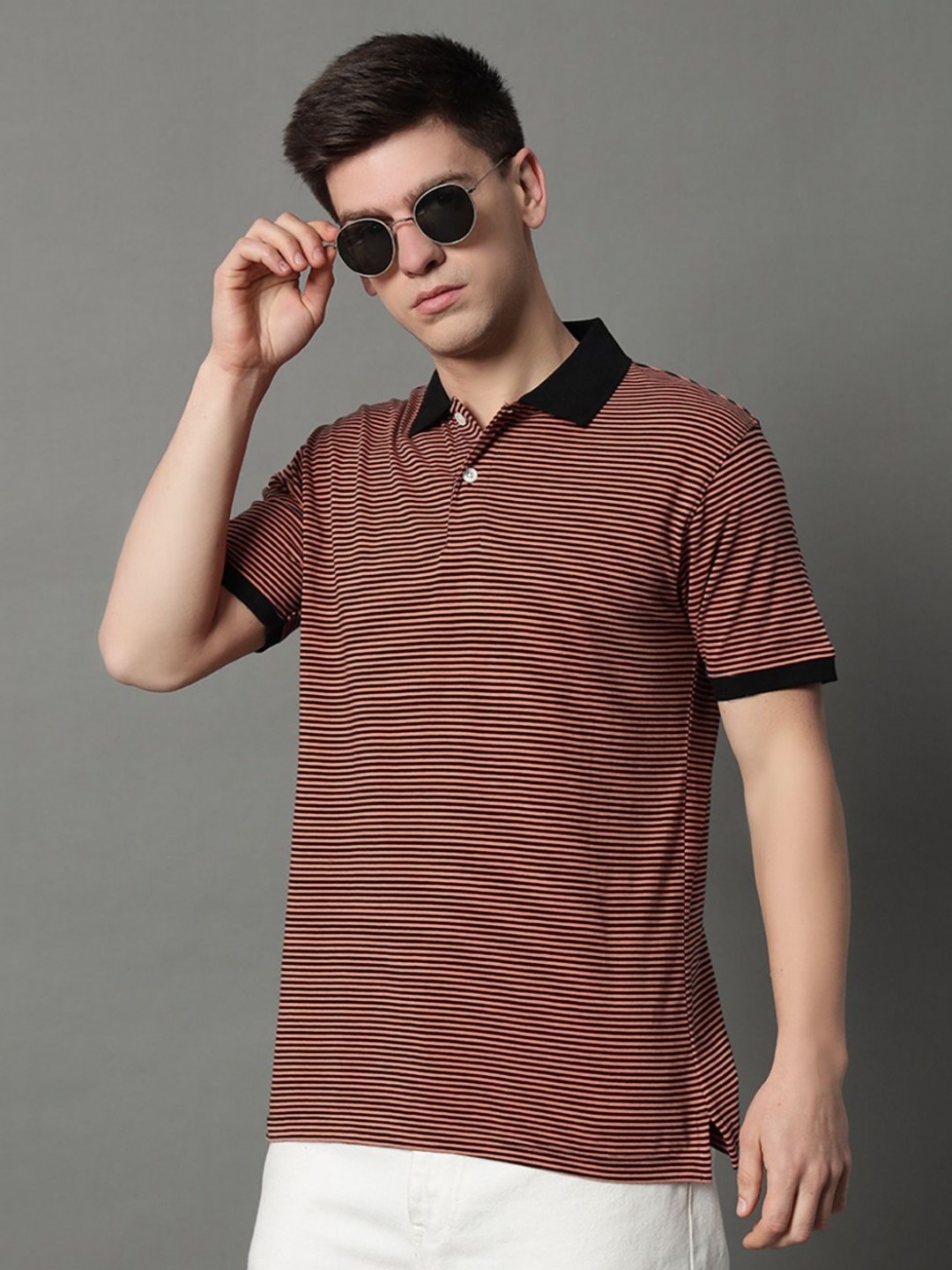 

GET GOLF Men Striped V-Neck Pockets T-shirt, Brown