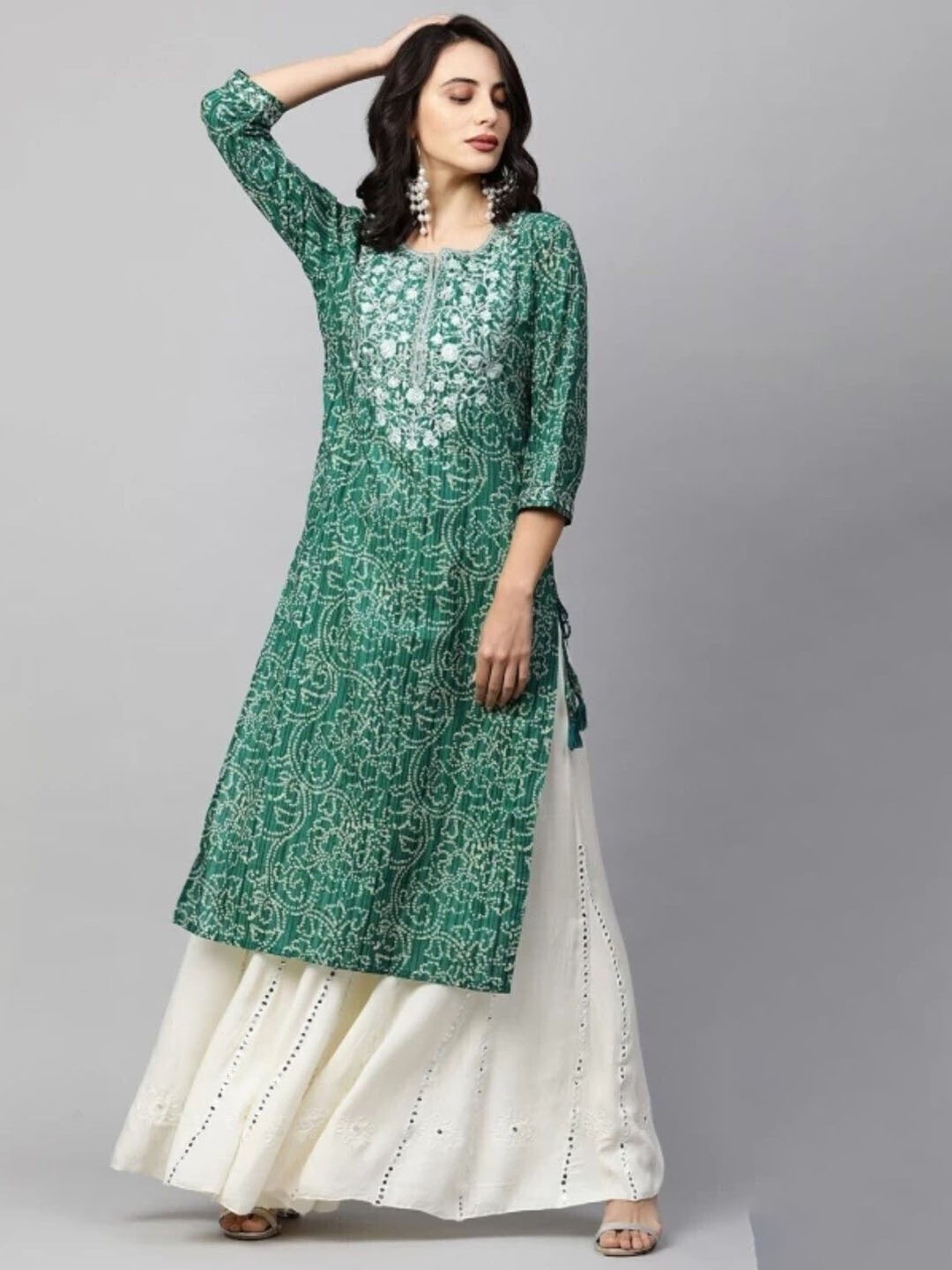 

KALINI Bandhani Printed Thread Work Round Neck Straight Kurta, Green