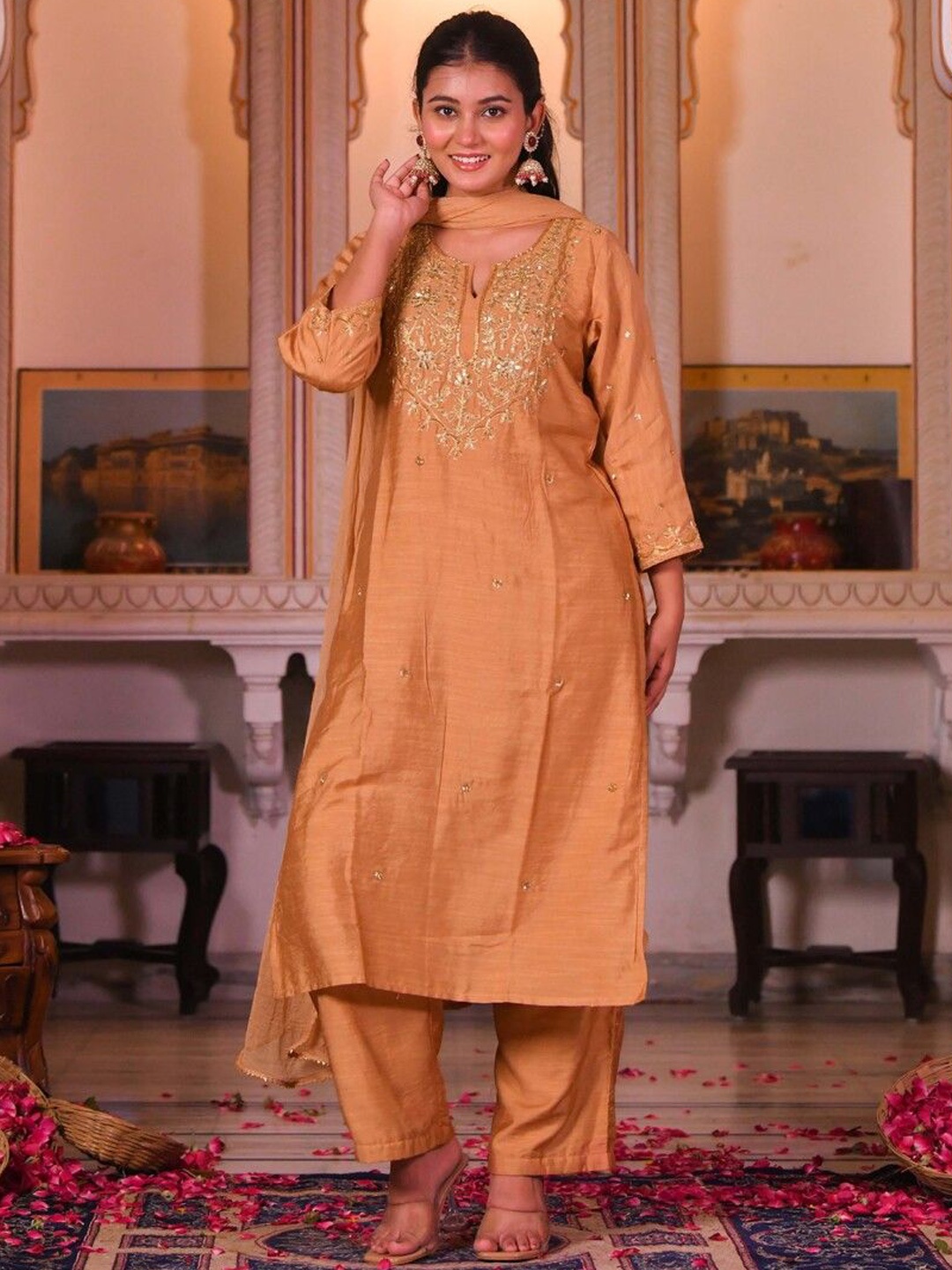 

MAHUKAA Women Floral Embroidered Regular Kurta with Trousers & With Dupatta, Beige