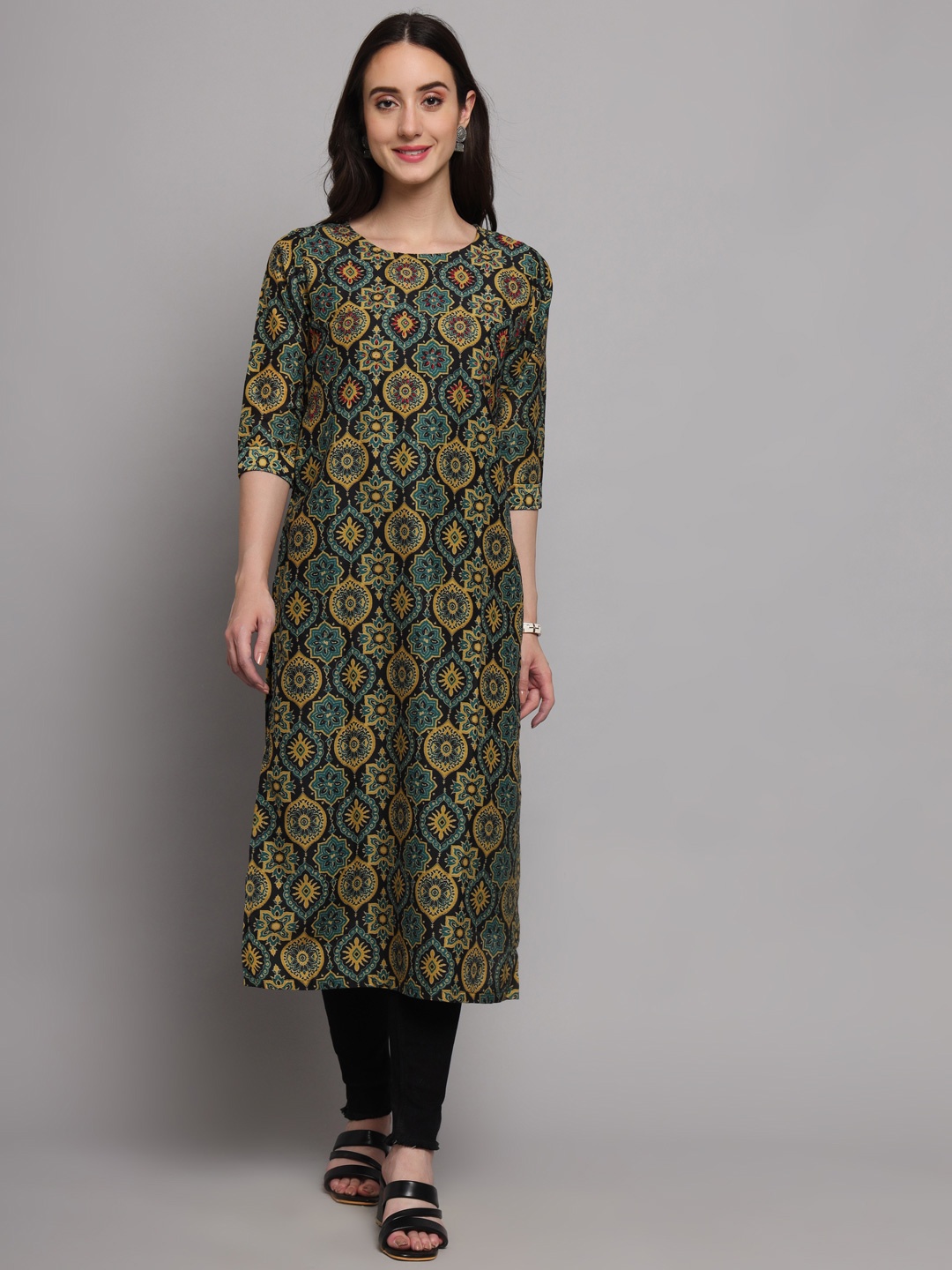 

INVAGA FASHION Geometric Printed Round Neck Straight Kurta With Dupatta, Green