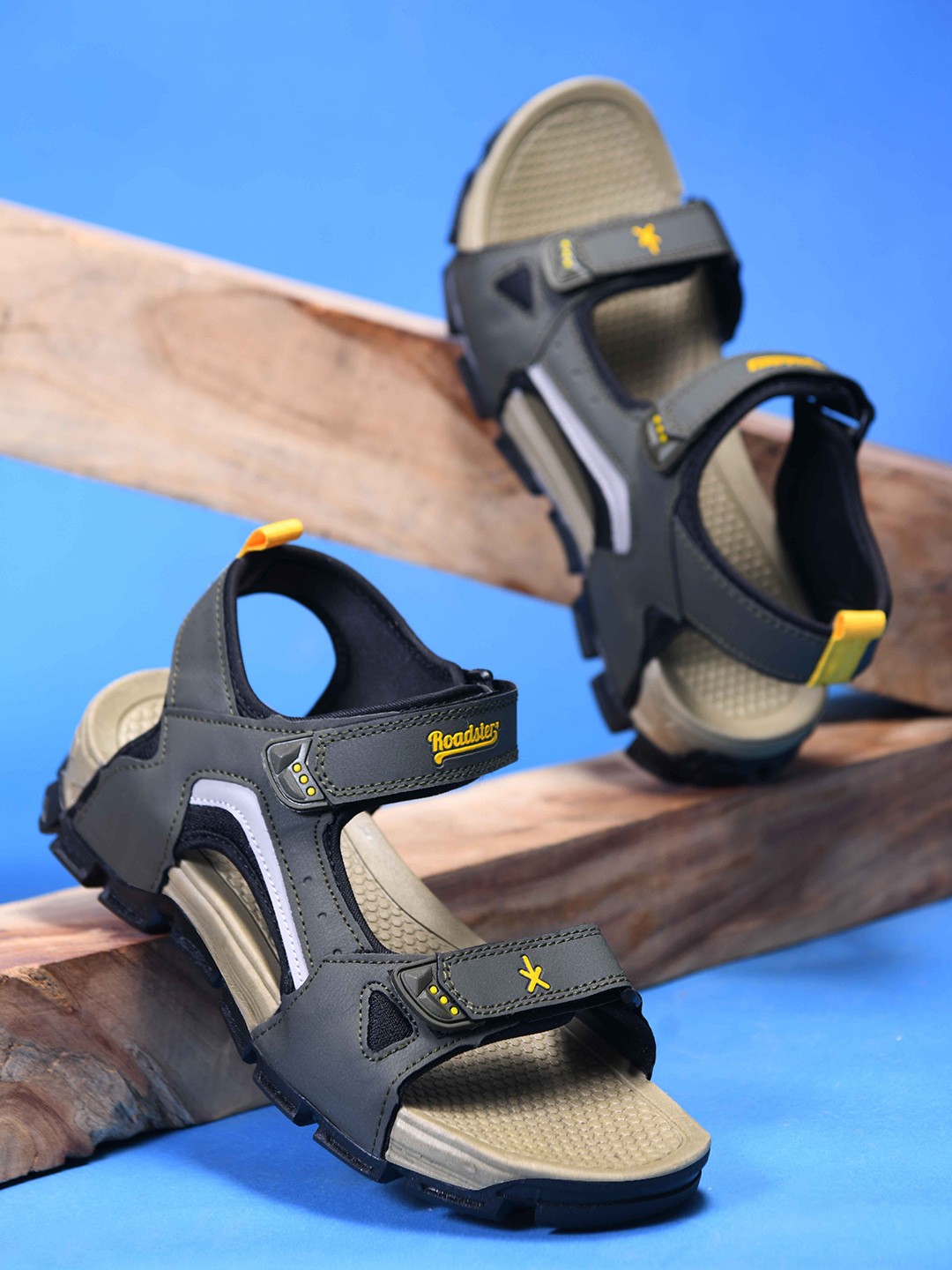 

Roadster Men Sports Sandals, Grey