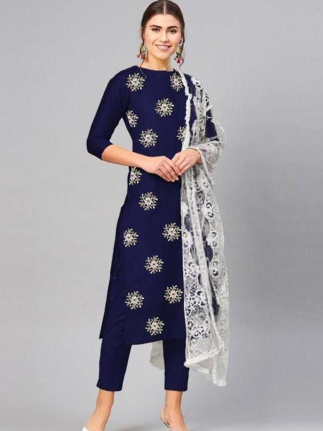 

REET MAHAL Women Embroidered Regular Beads and Stones Kurti with Trousers, Black