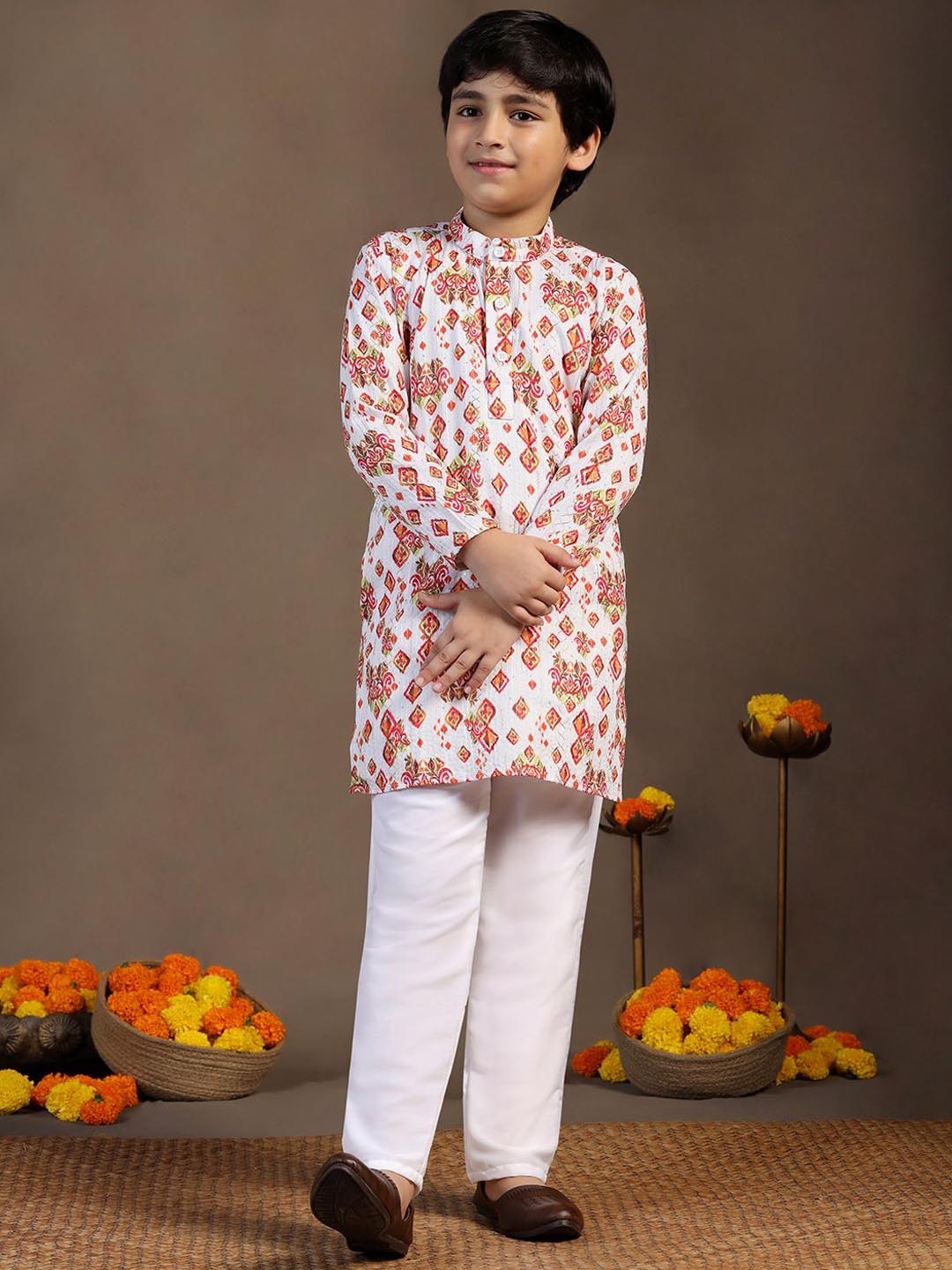 

BAESD Boys Ethnic Motifs Printed Mandarin Collar Straight Kurta with Pyjamas, Maroon