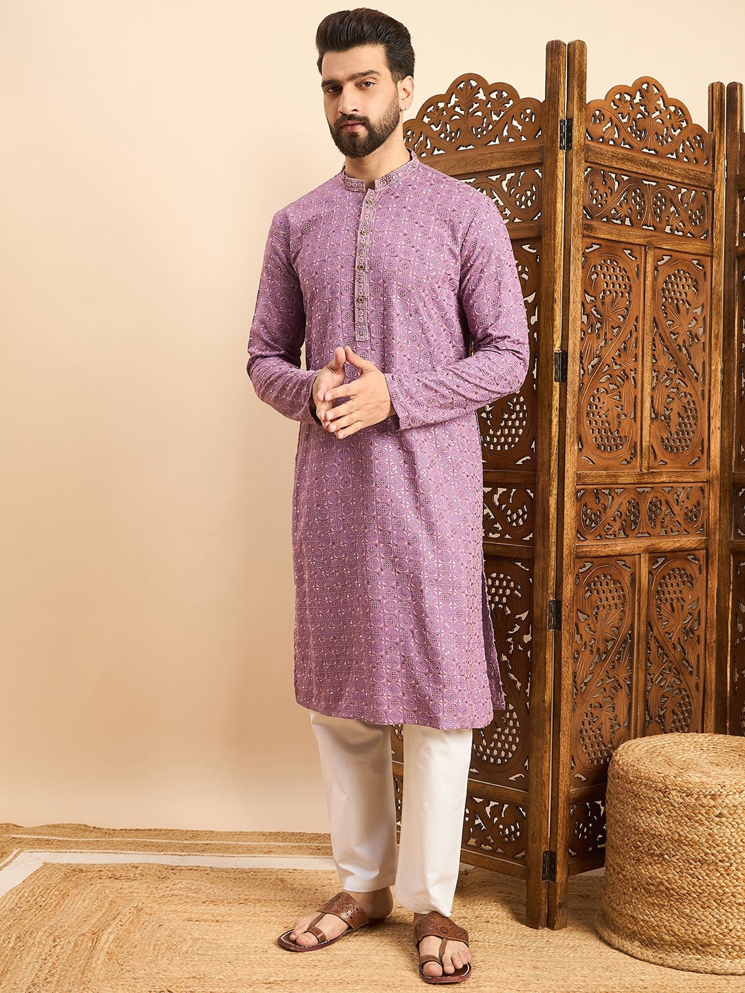 

SWAGG INDIA Geometric Printed Thread Work Mandarin Collar Straight Kurta, Lavender