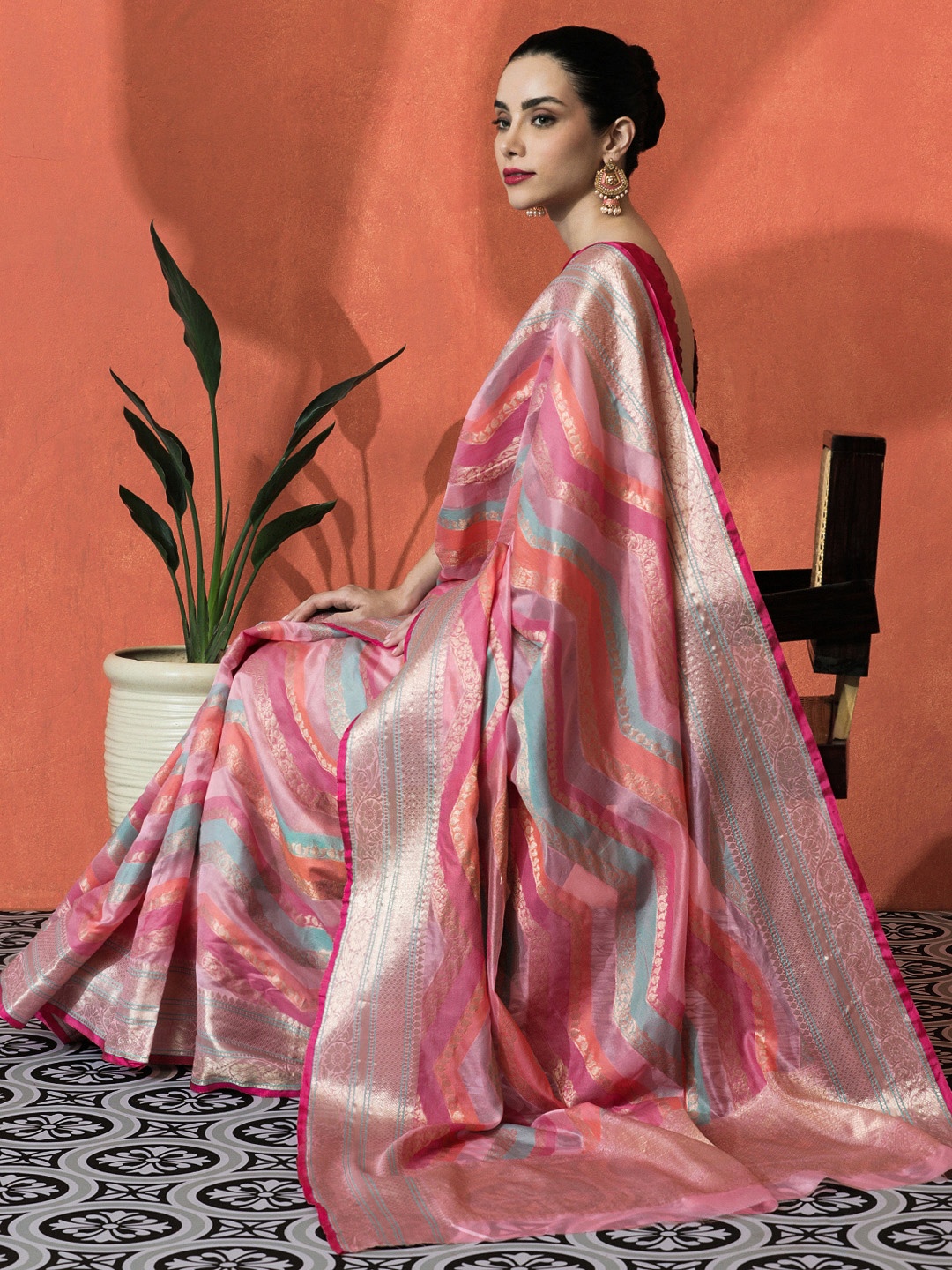 

Sangria Striped Woven Design Saree With Unstitched Blouse, Pink