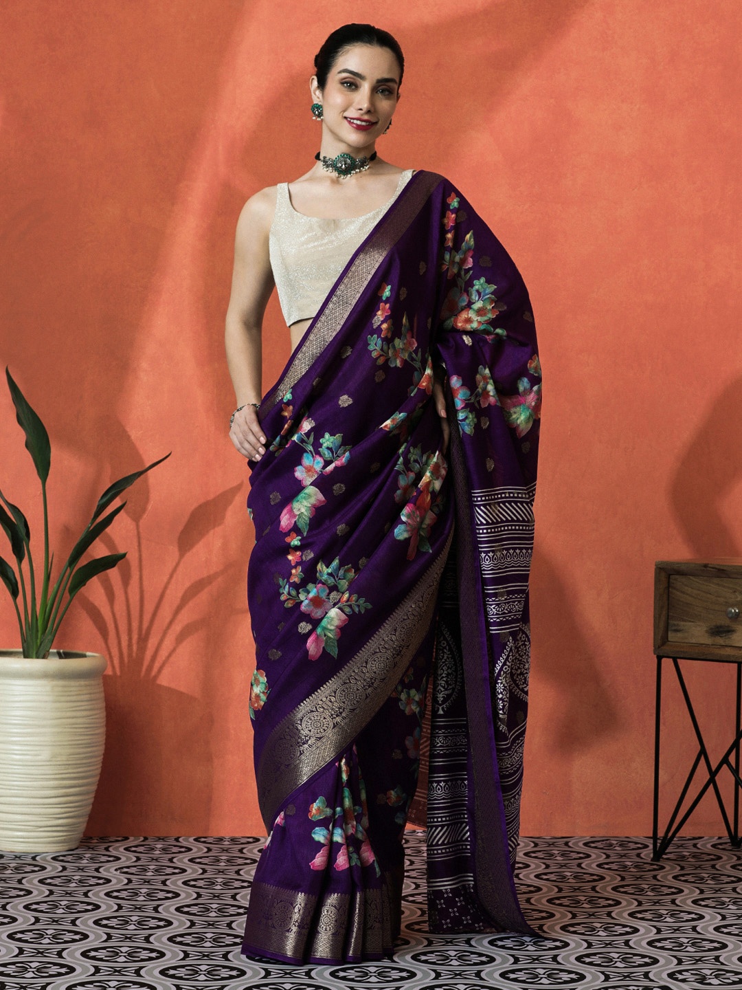 

Sangria Women Floral Printed Woven Design Zari Saree, Purple
