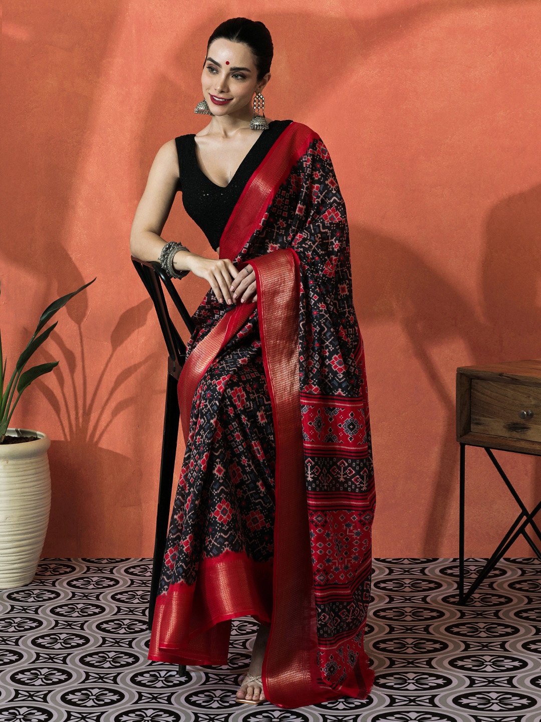 

Sangria Ethnic Motifs Printed Zari Saree With Unstitched Blouse, Black