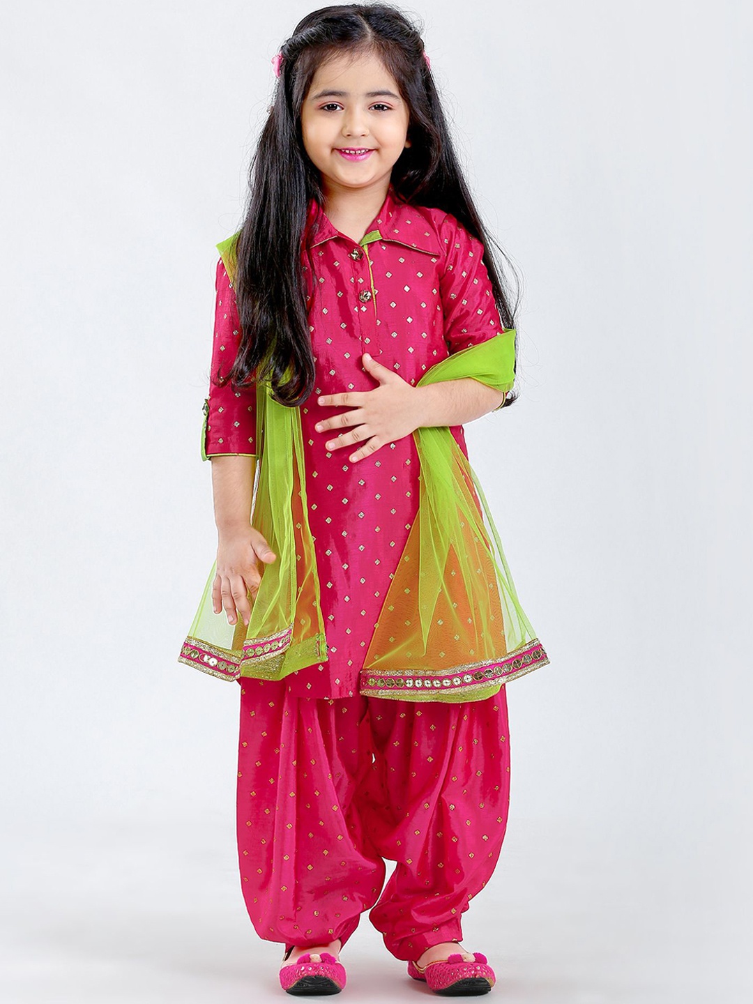 

Wommaniya Impex Girls Geometric Woven Design Shirt Collar Kurta With Patiala & Dupatta, Pink