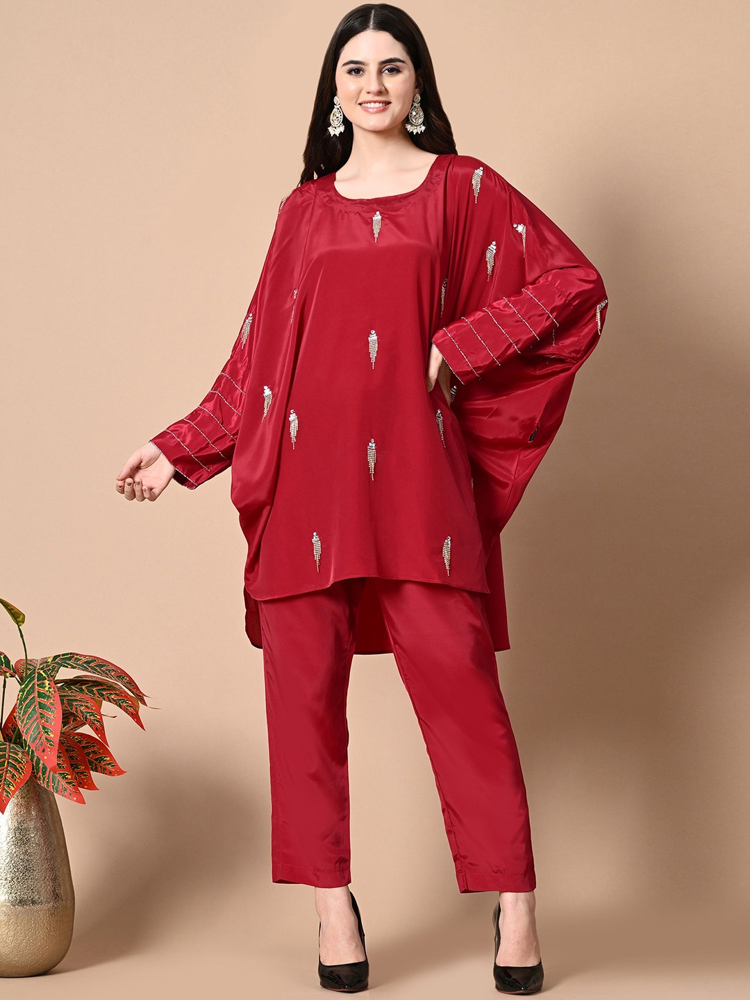 

Demure by shiba Embellished Round Neck Tunic With Trouser, Red