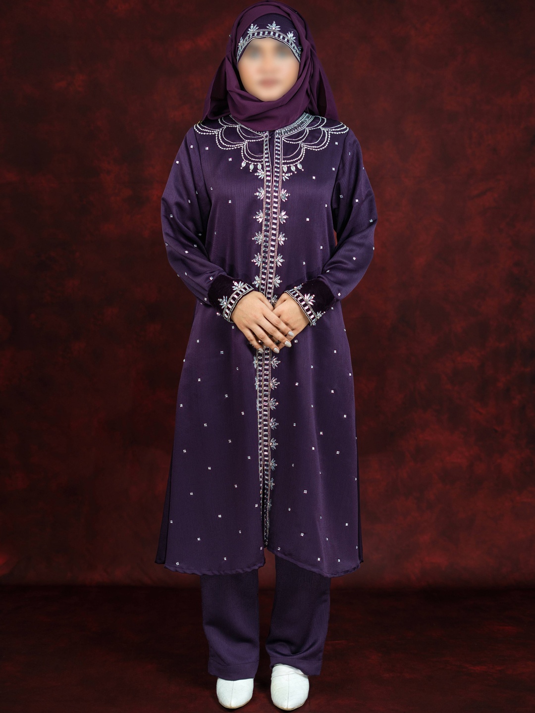 

Demure by shiba Floral Embellished Round Neck Straight Kurta With Trouser, Purple