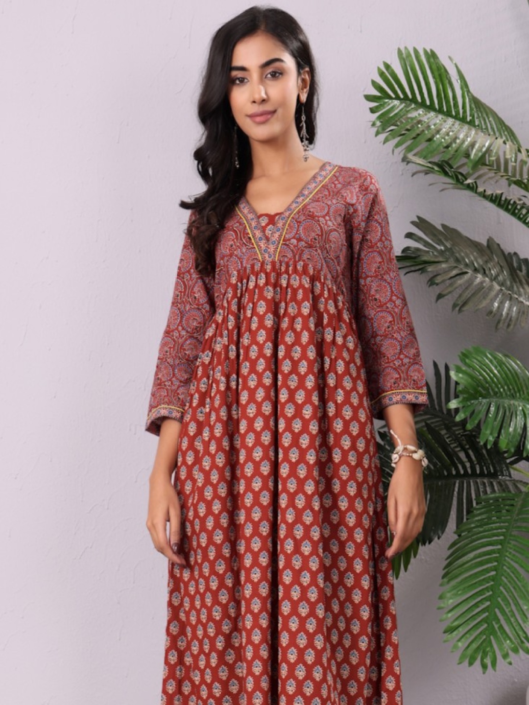 

Varanga Ethnic Motifs Printed V-Neck Empire A-Line Kurta, Maroon