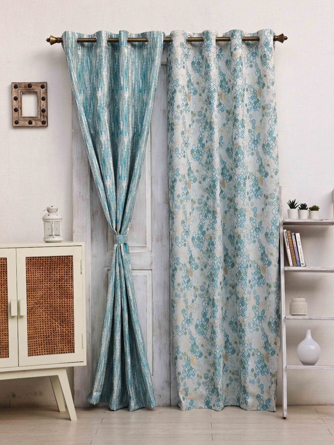 

Ariana Turquoise Blue & White 2 Pieces Geometric Printed Long Door Curtain