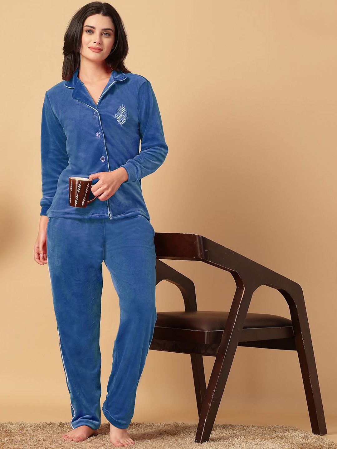 

FABINALIV Women Embroidered Night suit, Blue
