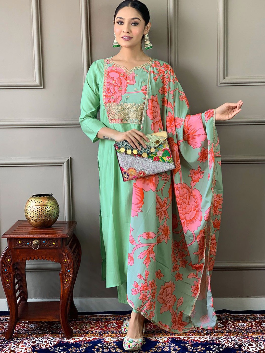 

BLACK SCISSOR Floral Yoke Design Chanderi Silk Straight Kurta With Trousers & Dupatta, Green