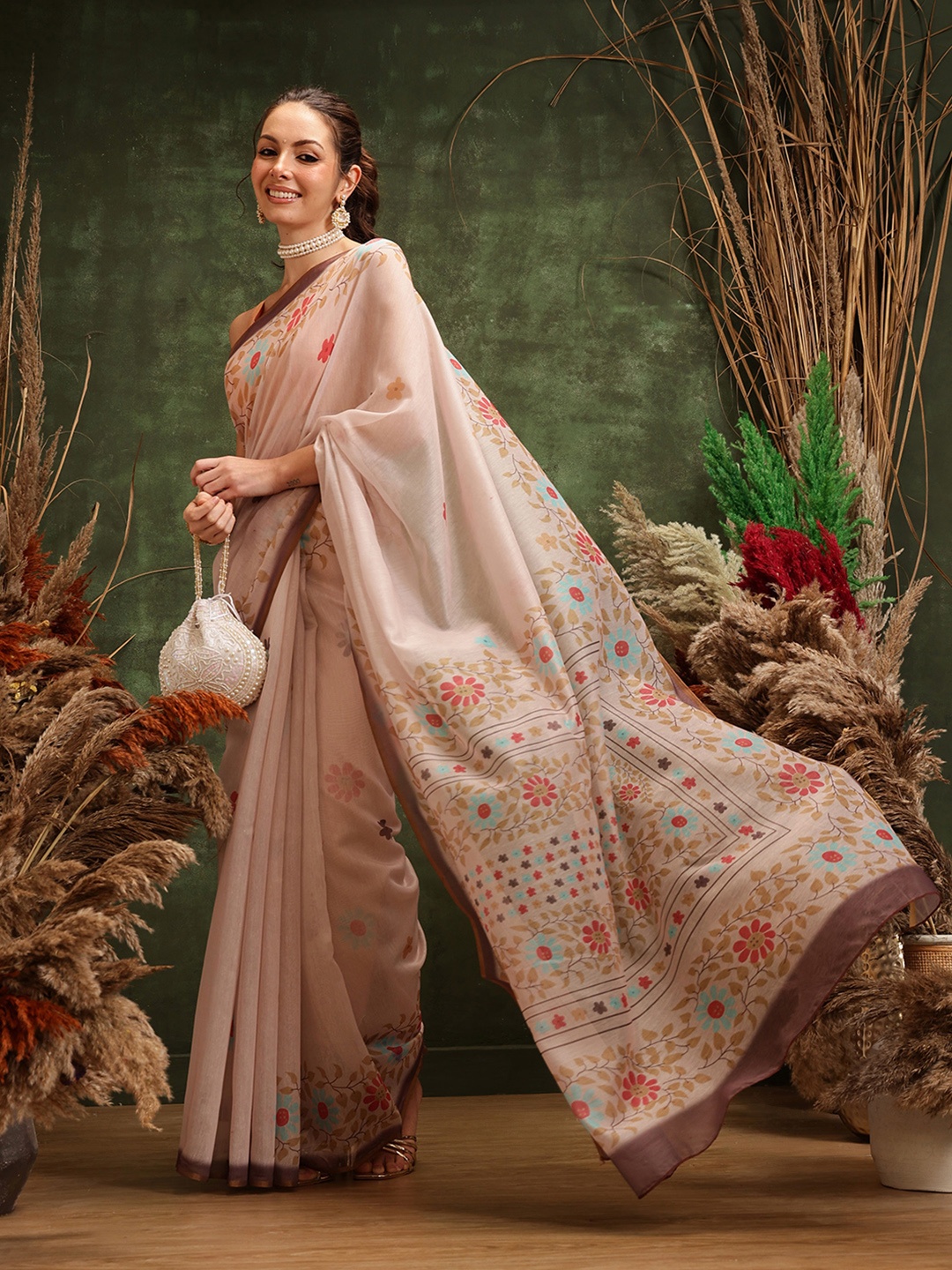 

Silk Land Women Floral Printed Zardozi Chanderi Saree, Peach