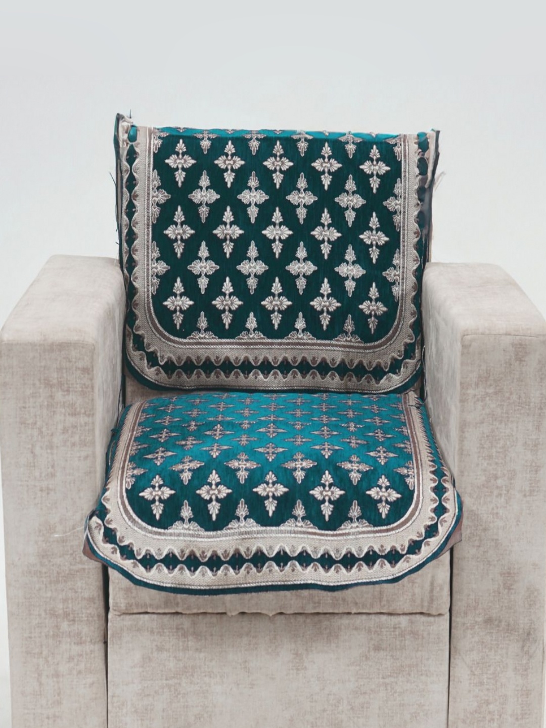 

Fashion Throw Turquoise Blue & White Jacquard 2 Piece Sofa Cover
