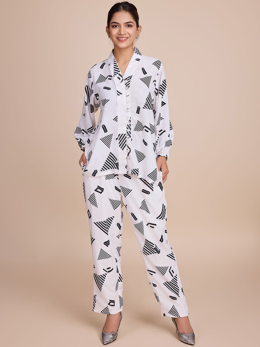 

HOUSE OF MIRA Abstract Printed V Neck Shirt With Trousers, White