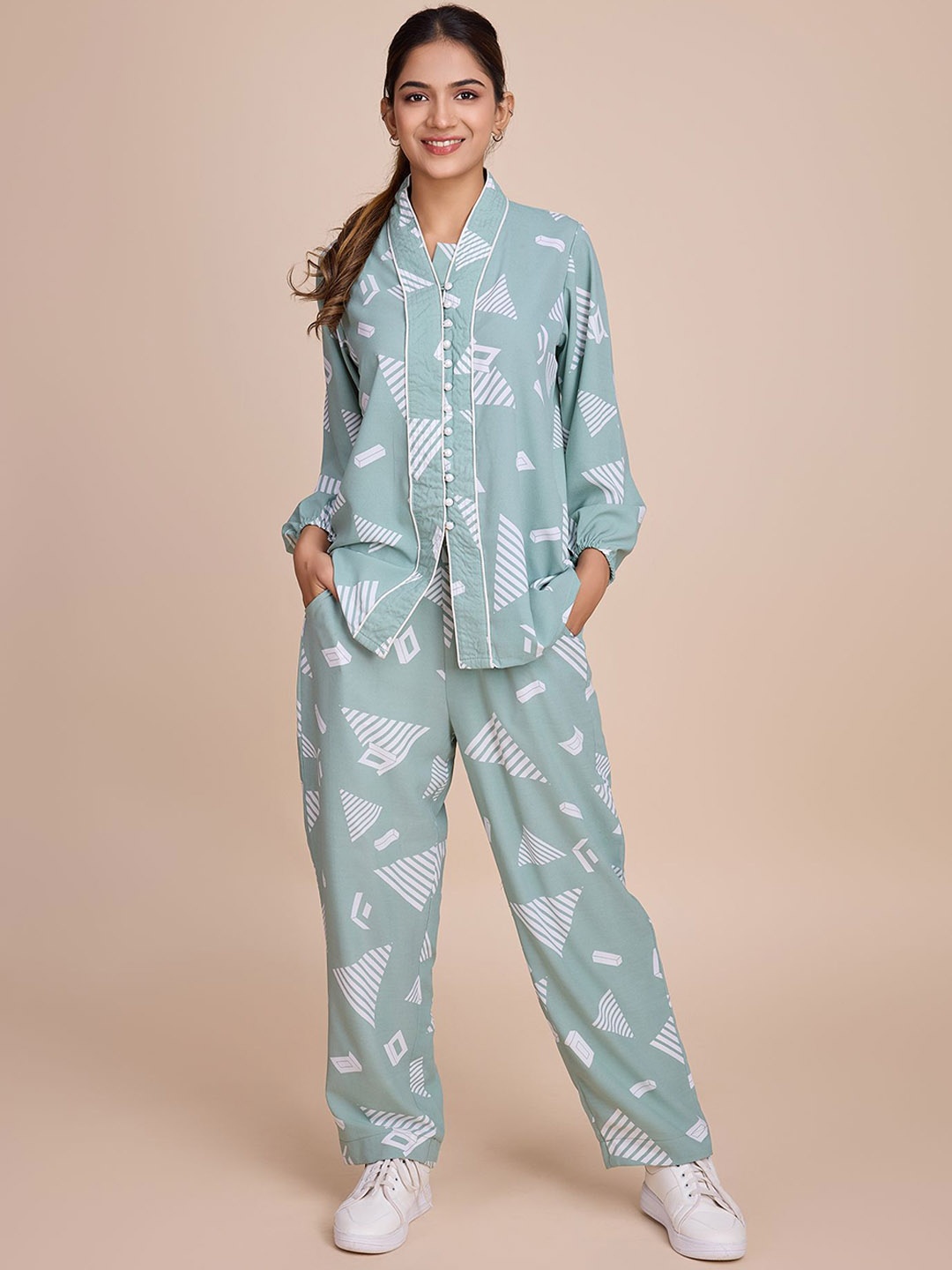 

HOUSE OF MIRA Abstract Printed V Neck Shirt With Trousers, Green