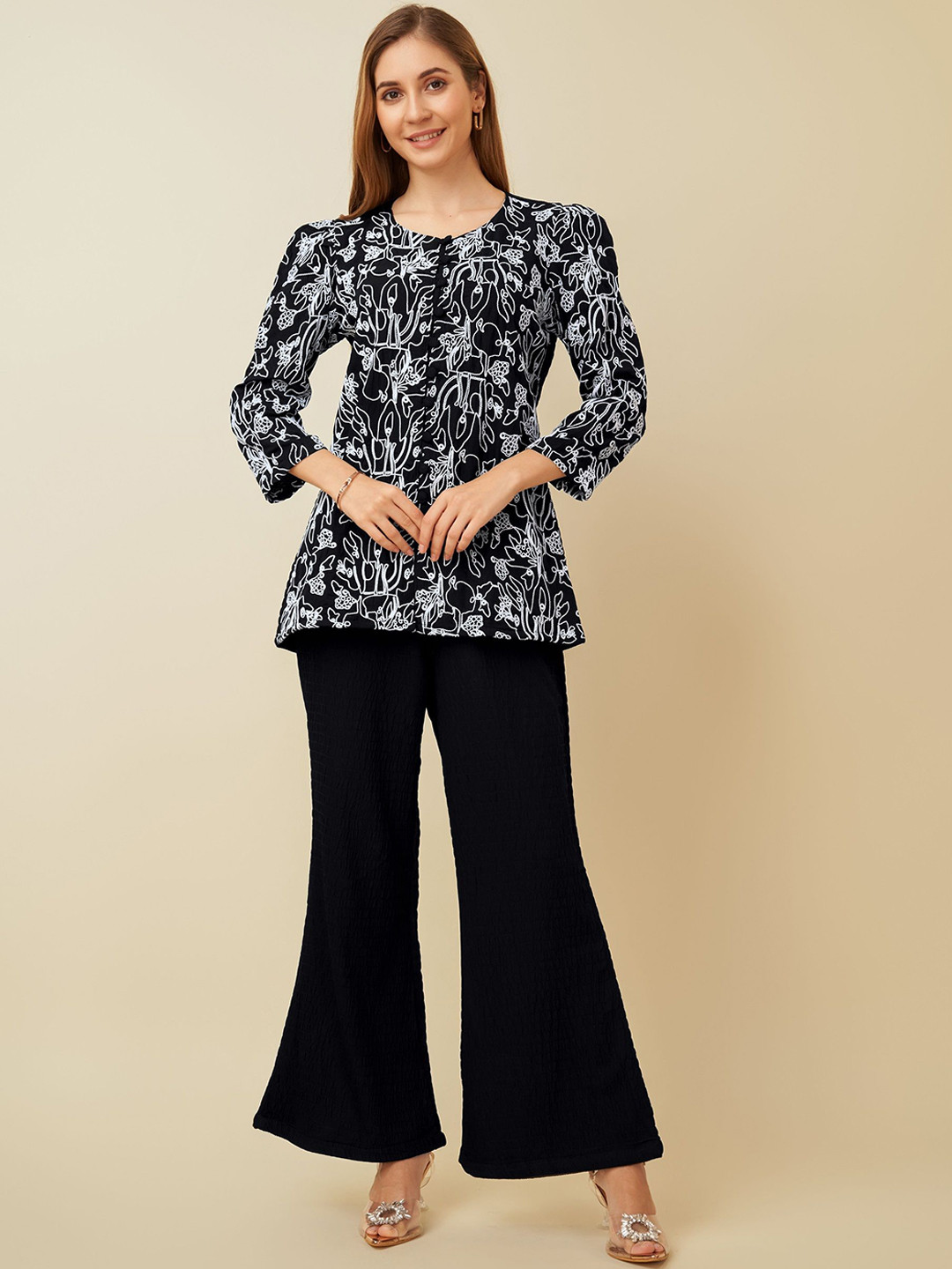 

HOUSE OF MIRA Floral Printed Round Neck Top With Trousers, Black